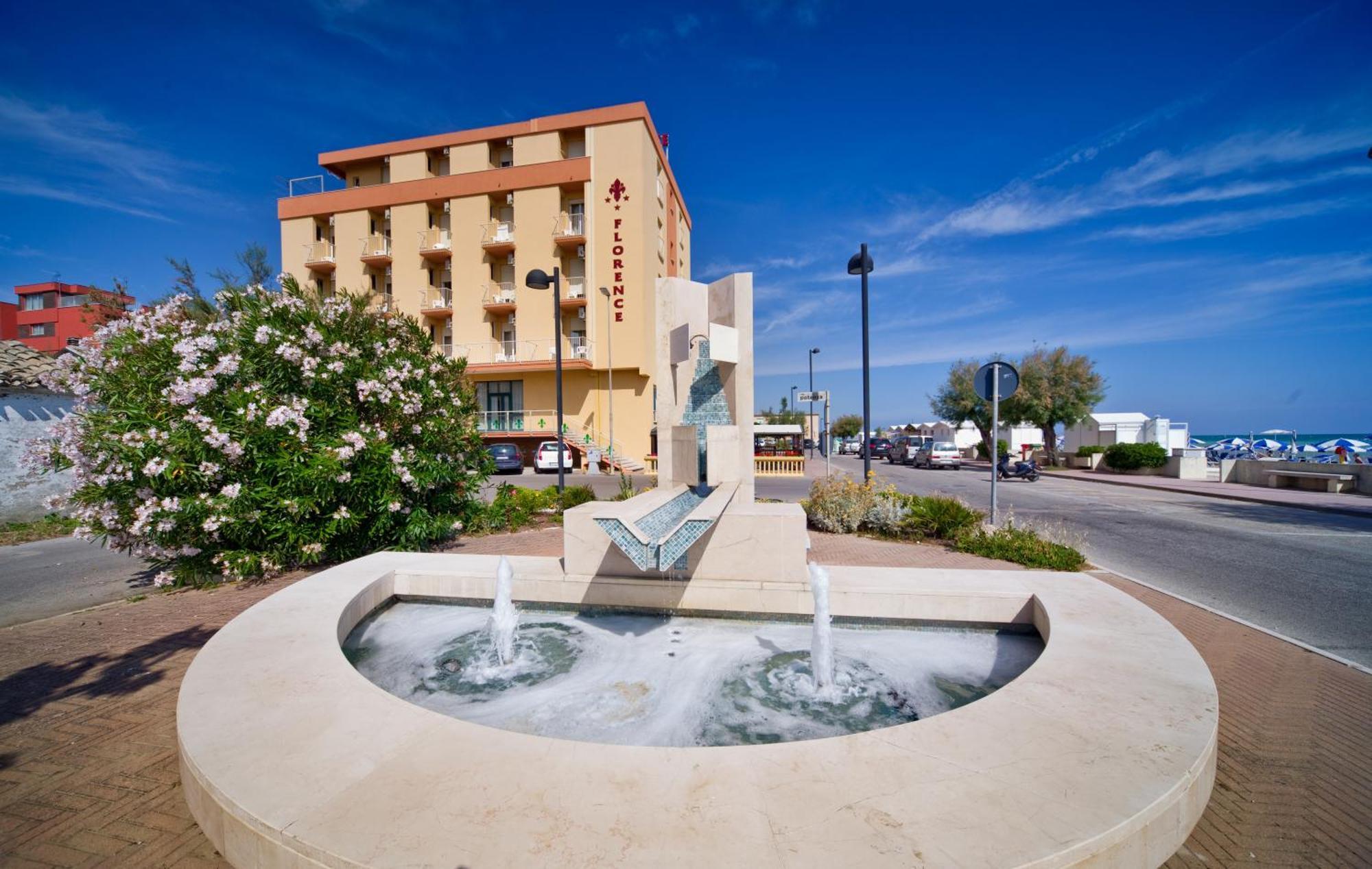 Hotel Florence Marotta Ngoại thất bức ảnh
