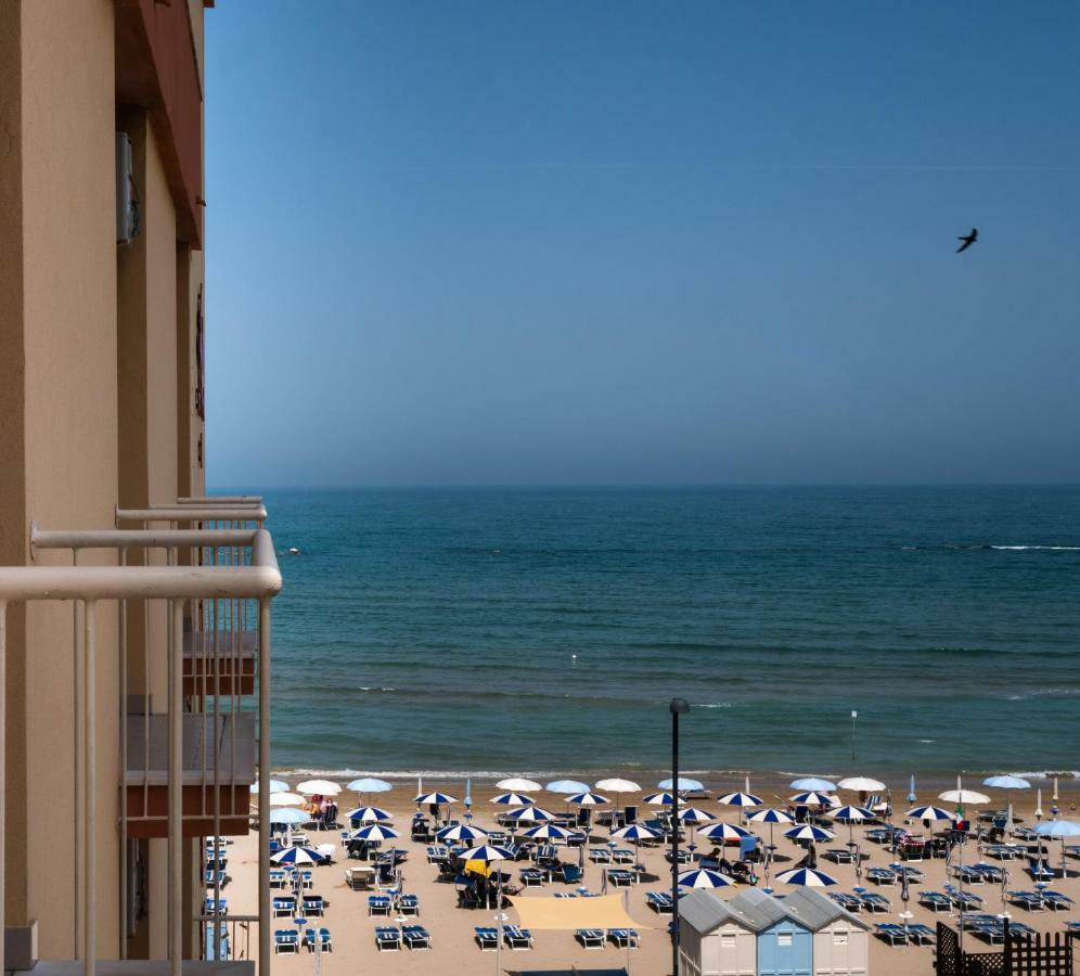 Hotel Florence Marotta Ngoại thất bức ảnh
