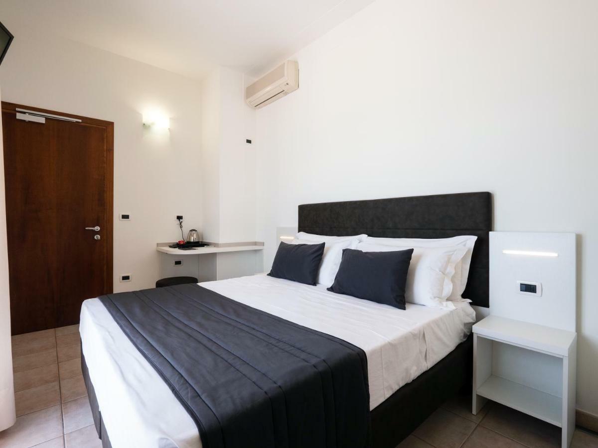 Hotel Florence Marotta Ngoại thất bức ảnh